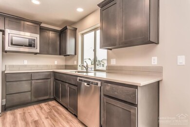 2458 SW Newberry Loop, Redmond, OR 97756 - photo 5