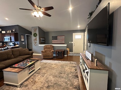 1460 Lawrence Ave, Camanche, IA 52730 - photo 6