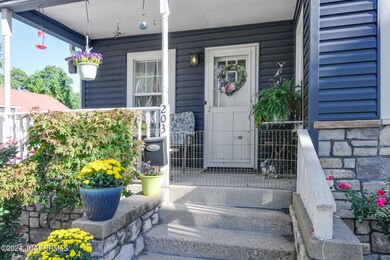 203 W High St, Eldon-07