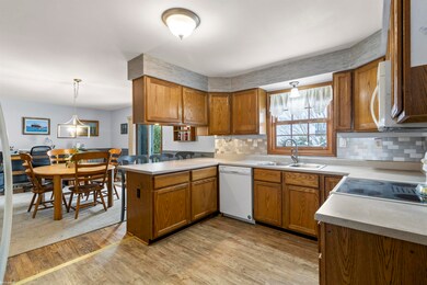 422 Colorado Ave, Marysville, MI 48040 - photo 4