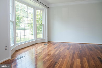 6015 Burnside Landing Dr, Burke, VA 22015 - photo 4