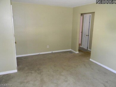 2584 E 38th St, Lorain, OH 44055 - photo 4