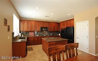 Kitchen Eat-in Area
