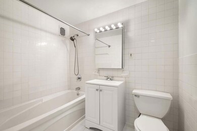 Manhattan House unit E1801, New York, NY 10065 - photo 5