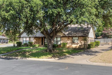 200 Stratford Ct, Hurst, TX 76054 - photo 2