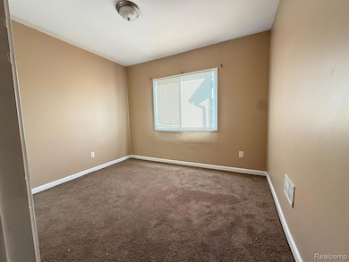 8096 Wetherby St, Detroit, MI 48204 - photo 3