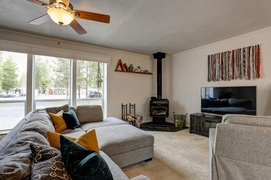 17477 Auklet Dr, Bend, OR 97707 - photo 4