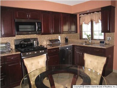 11 Echo Place, Staten Island, NY 10314 - photo 5