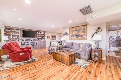 975 N Evergreen - Images-17