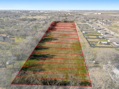 863 Cedar St, Cleburne, TX 76031 - photo 4