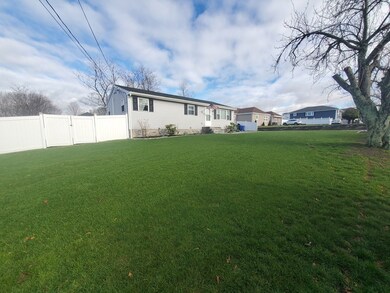 246 Moorland St, Fall River, MA 02724 - photo 2