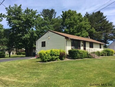 32 Corliss Ave, East Greenbush, NY 12061 - photo 2