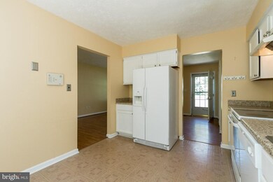 18105 Tompkins Ct, Dumfries, VA 22026 - photo 6