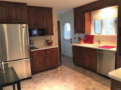 2434 W Greenleaf St, Allentown, PA 18104 - photo 5