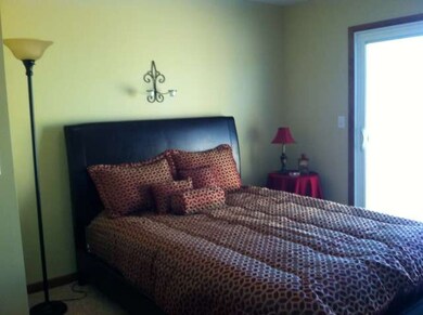 2310 Mulberry Ct, Aurora, IL 60506 - photo 2