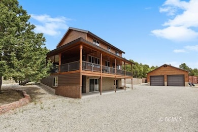Large Deck facing Pink Cliffs