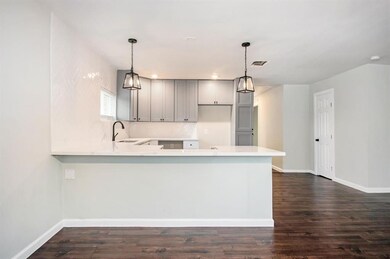 306 Neyland St, Houston, TX 77022 - photo 4