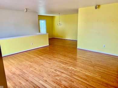 37466 Stonegate Cir unit 116, Clinton Township, MI 48036 - photo 5