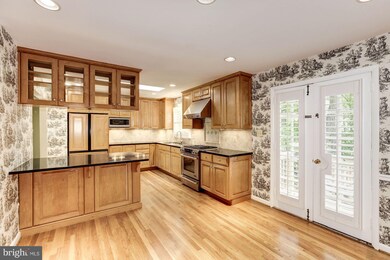 8323 Woodacre St, Alexandria, VA 22308 - photo 4