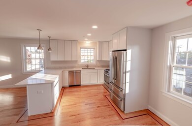 10 Allen Ct unit 4, Somerville, MA 02143 - photo 3