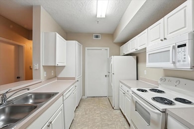 5572 Metrowest Blvd unit 202, Orlando, FL 32811 - photo 6