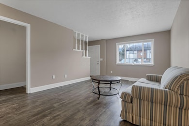 1889 Slaton Ct unit 1889, Columbus, OH 43235 - photo 2