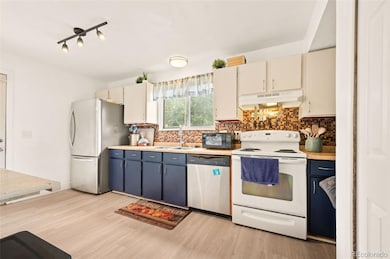 16396 E Rice Place unit B, Aurora, CO 80015 - photo 2