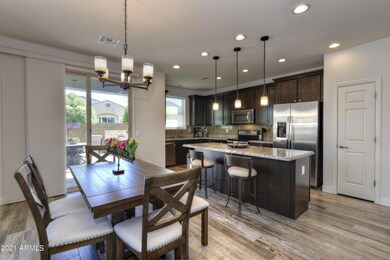 Kitchen with breakfast bar