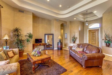 FORMAL LIVING