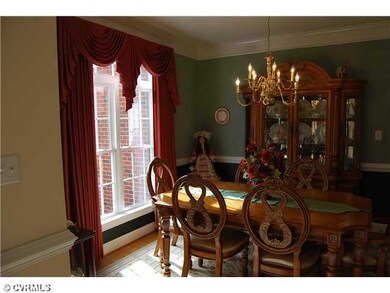 Dining Room - CHAIR RAIL/CUSTOM PAINT AND BEAUTIFU