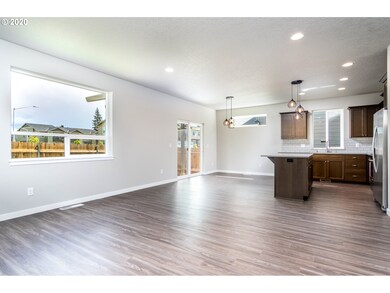 6411 NE 49th Cir, Vancouver, WA 98661 - photo 4