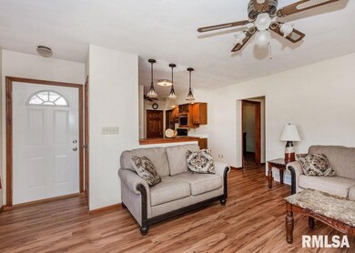 1723 W 37th St, Davenport, IA 52806 - photo 5