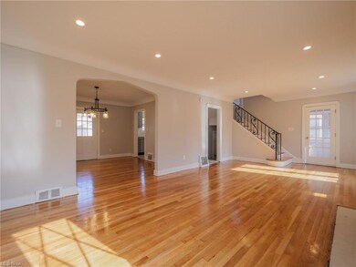 3603 Berkeley Rd, Cleveland, OH 44118 - photo 5