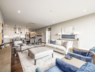 20_250 W Spring St