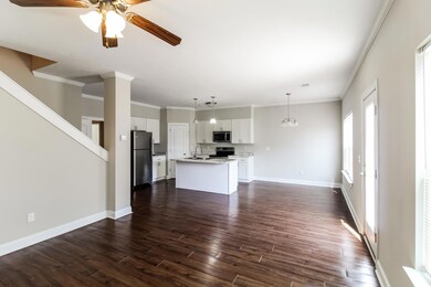 004-photo-living-room-13650135