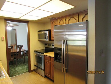3960 Newport Kitchen 2