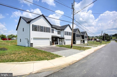 305 Grandview Ave, Waynesboro, PA 17268 - photo 2