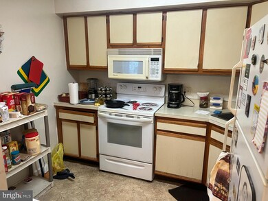 205 Highland Blvd unit 23, New Castle, DE 19720 - photo 2