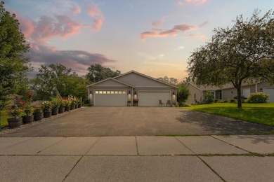 1011 Poplar St, Northfield, MN 55057 - photo 4