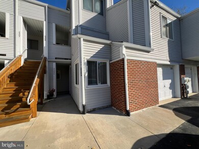 2304 Creekside Dr unit 44, Newark, DE 19711 - photo 2