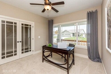 8012 NW 95th Cir, Johnston, IA 50131 - photo 2