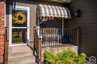 4224 SW Colly Creek Dr, Topeka, KS 66610 - photo 2