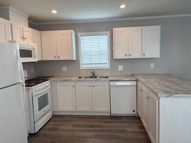 43227 Normandy Ave unit 612, Sterling Heights, MI 48314 - photo 3