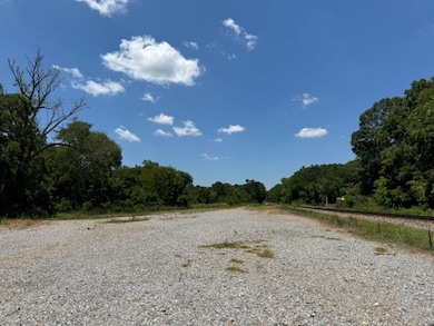 320 Ragsdale Ave, Hazlehurst, MS 39083 - photo 5