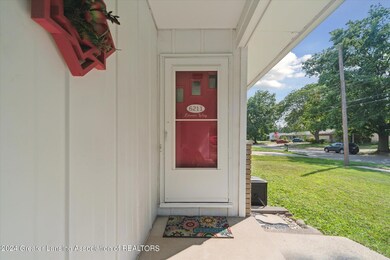 06-6211-Lerner-Way-Lansing-MI-48911-Wind