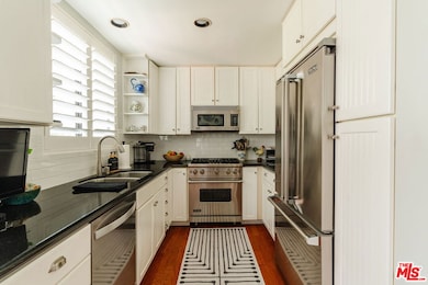 8611 Burton Way unit 5, Los Angeles, CA 90048 - photo 5