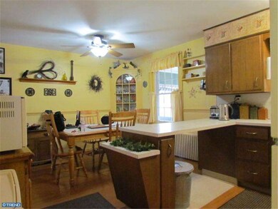 55 N 4th St, Souderton, PA 18964 - photo 2