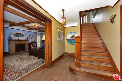 2115 Buckingham Rd, Los Angeles, CA 90016 - photo 5