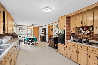 400 Salem Rd, Dracut, MA 01826 - photo 5