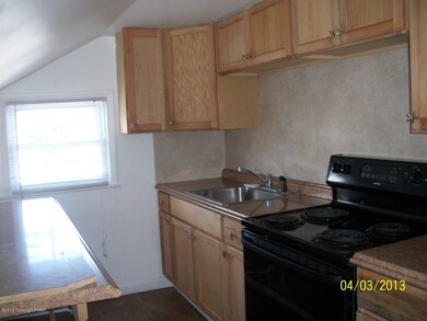1316 N 5th St, Stroudsburg, PA 18360 - photo 2